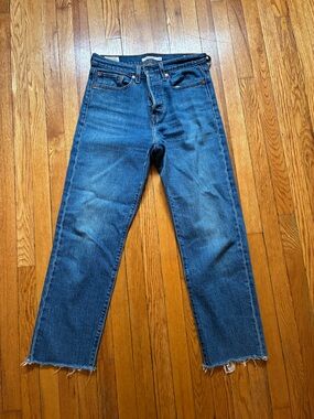 Levi's Wedgie Straight Jeans
Size 27